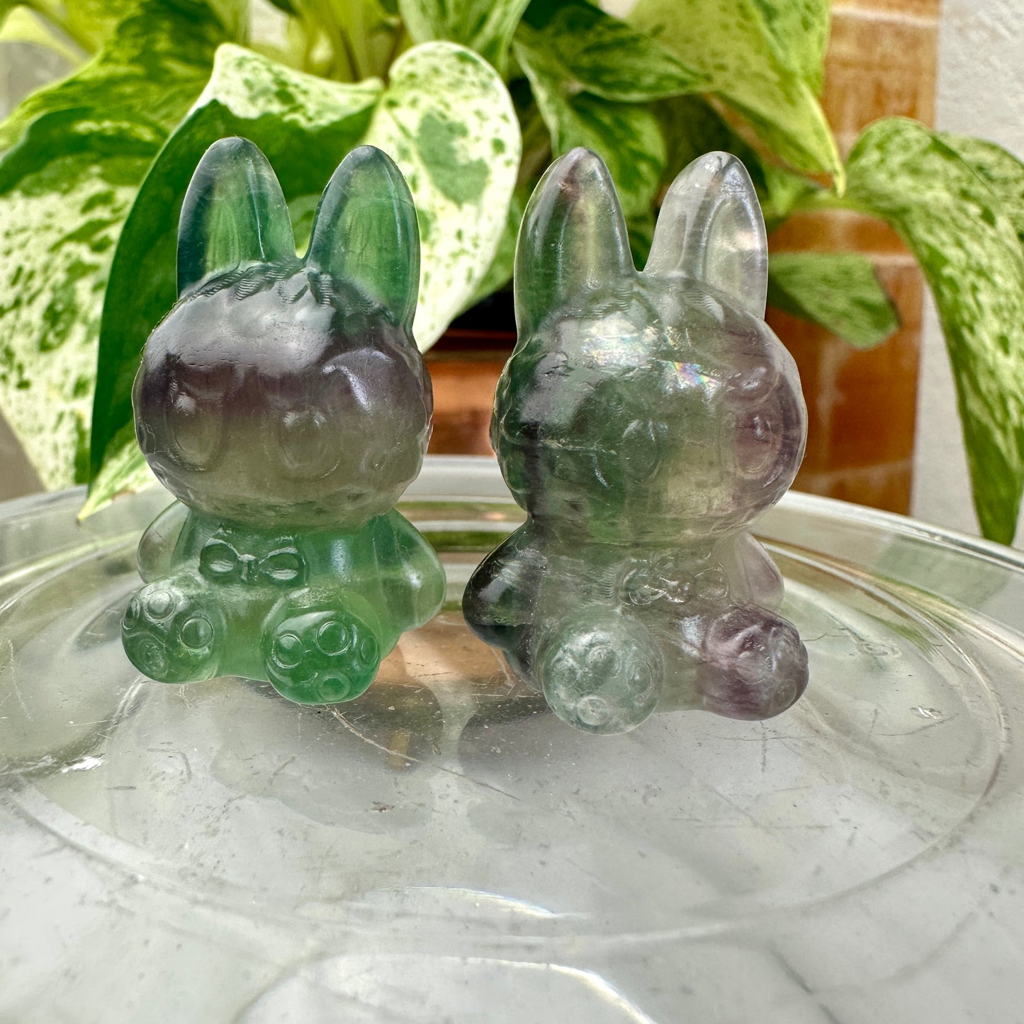 Fluorite Little Monsters 👻– Pocket Guardians in Magical Colors
✨ Small: 1.3 inch • Large: 2.8 inch