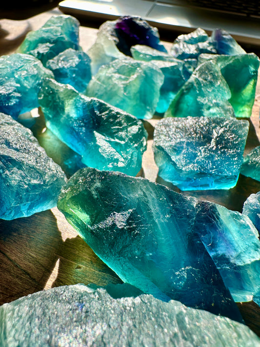 Raw Blue Fluorite Chunks — Small, Medium & Large Sizes
Clarity | Spiritual Flow | Emotional Balance