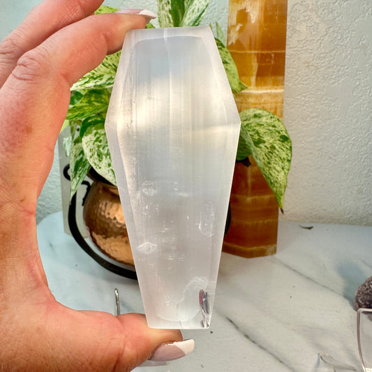 Satin Spar Bowls — Coffin, Cat, Heart, and Triple Moon
Energy Cleansing | Aura Purification | Lunar Harmony