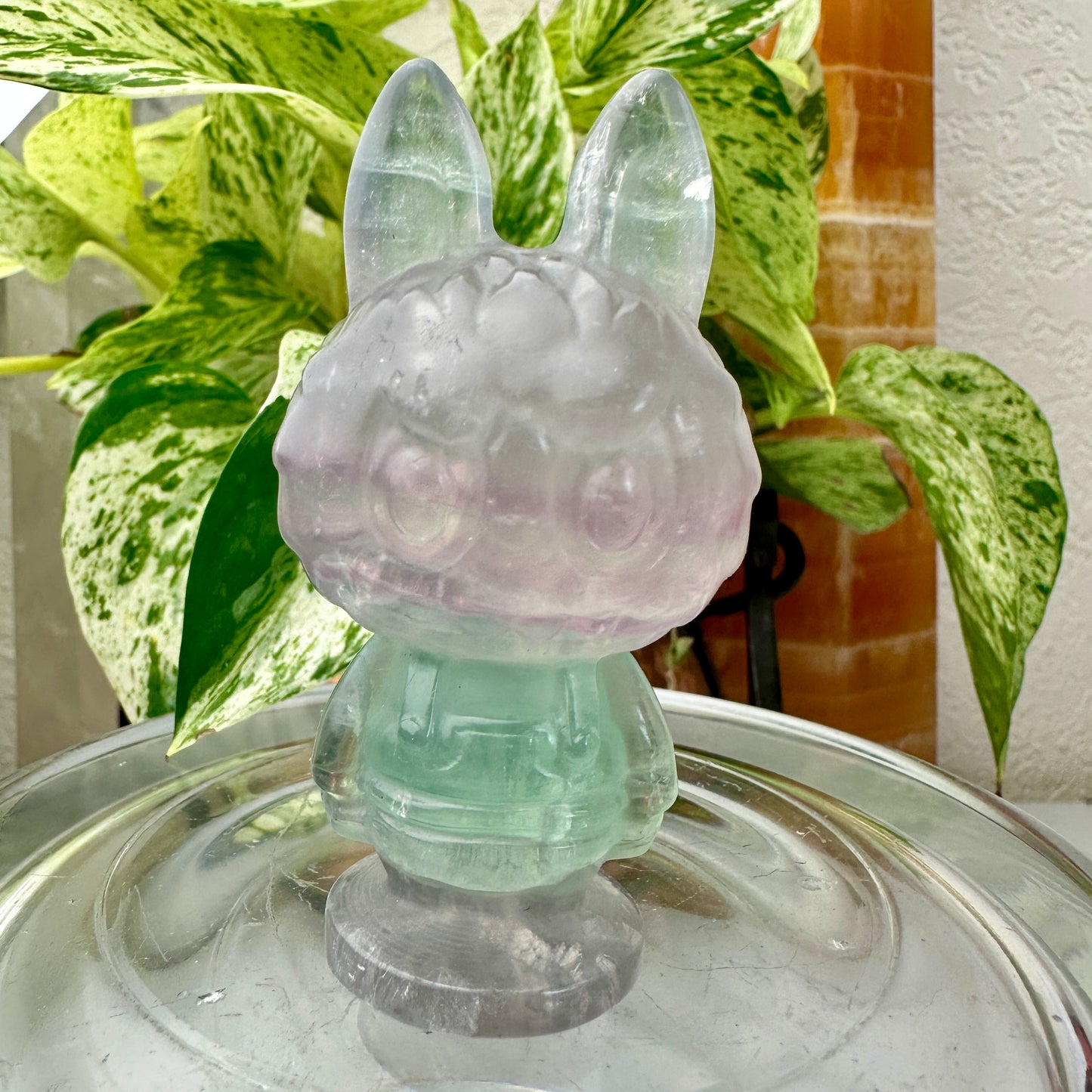 Fluorite Little Monsters 👻– Pocket Guardians in Magical Colors
✨ Small: 1.3 inch • Large: 2.8 inch