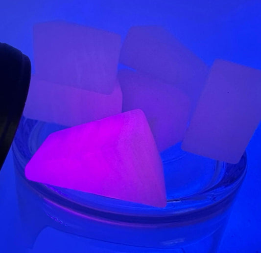 Mangano Calcite Wedge - UV Reactive - 1.7 inch