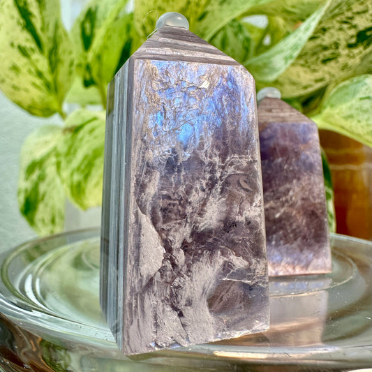 Lithium Mica Tiny Towers — You Pick
Emotional Balance | Calming Energy | Heart & Mind Harmony