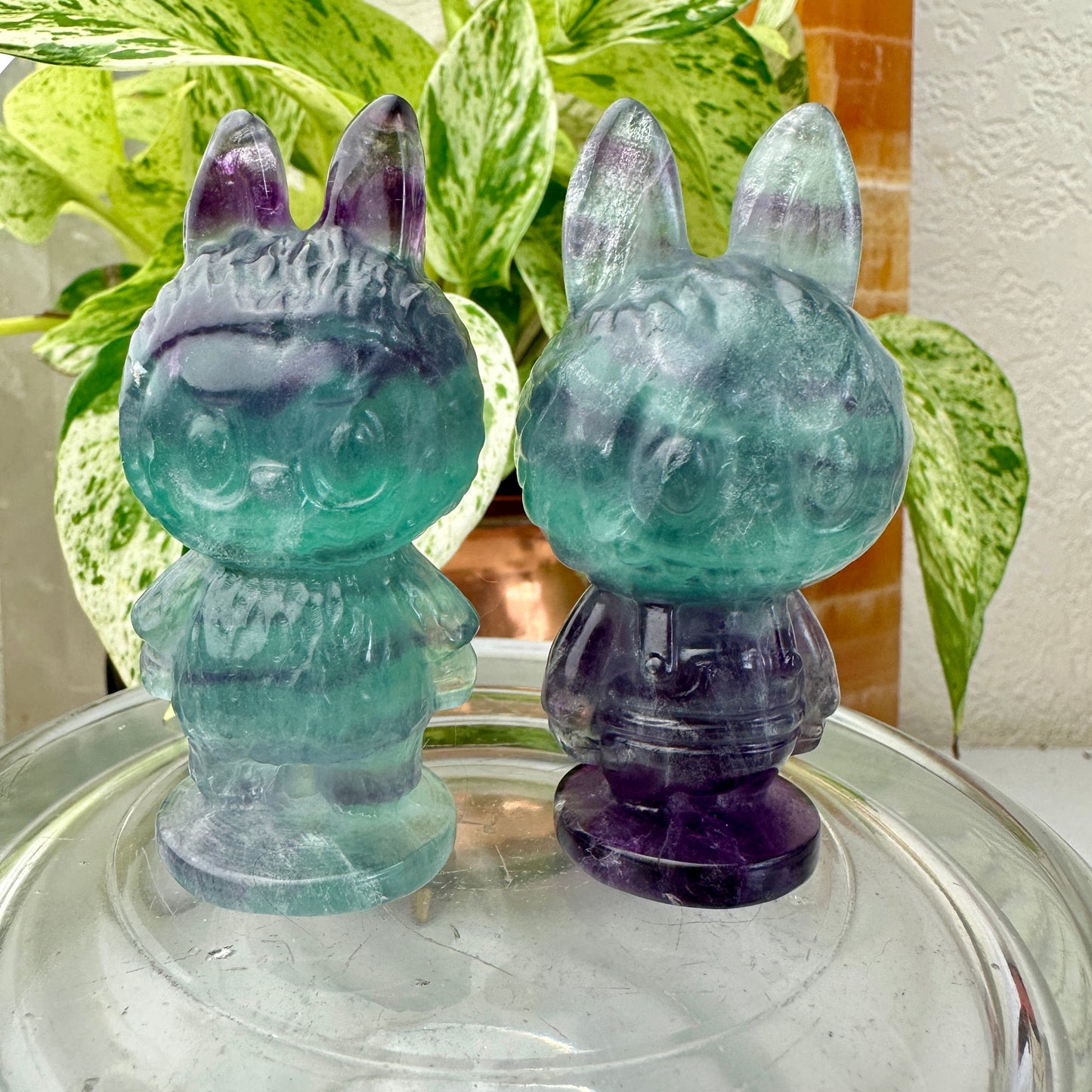 Fluorite Little Monsters 👻– Pocket Guardians in Magical Colors
✨ Small: 1.3 inch • Large: 2.8 inch