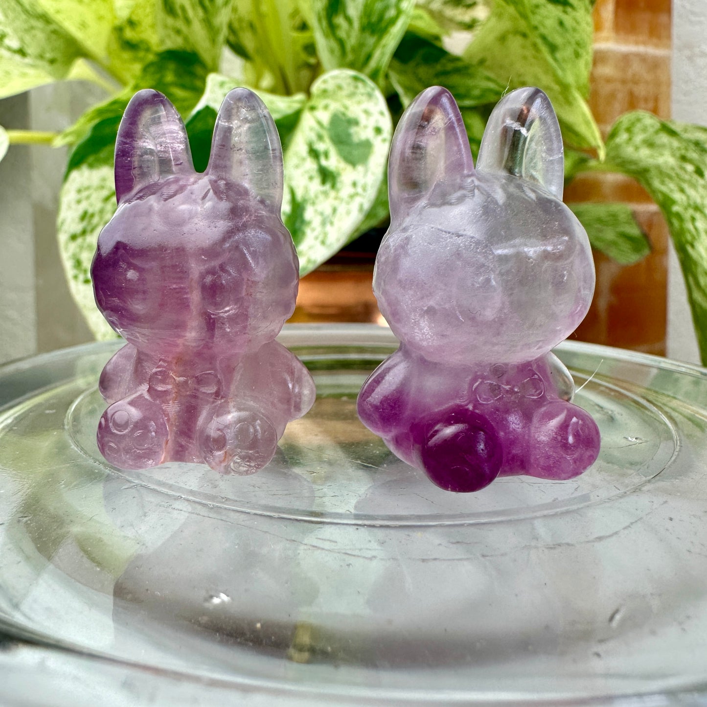 Fluorite Little Monsters 👻– Pocket Guardians in Magical Colors
✨ Small: 1.3 inch • Large: 2.8 inch