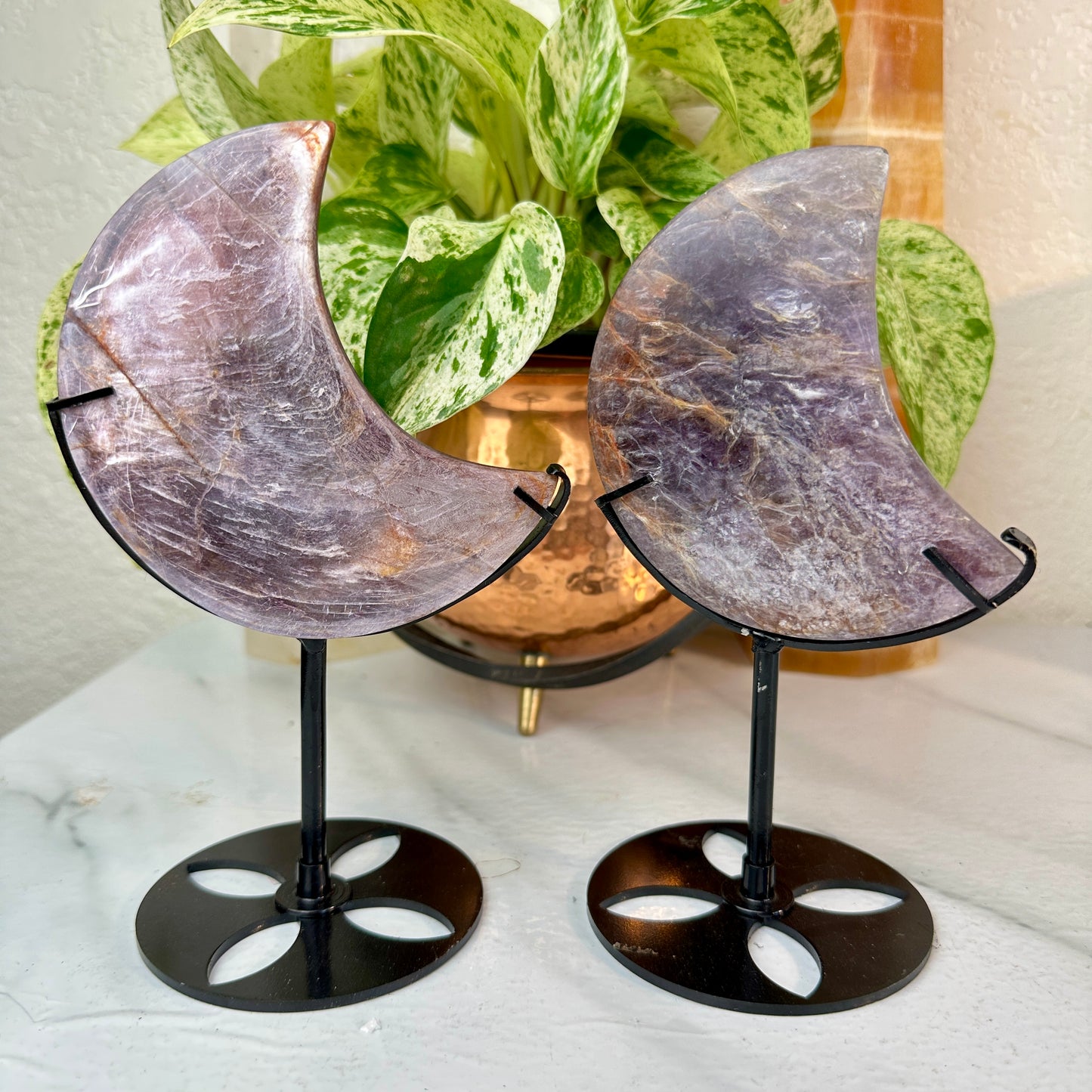 Lithium Mica Lepidolite Crescent Moons on Custom Stand
🌙 Emotional Balance • Nervous System Support • Divine Feminine Energy