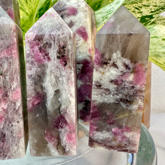 Unicorn Stone Points
✨ Emotional Healing | Inner Magic | Nurturing Support ✨ - Katie's Mystic Crystals