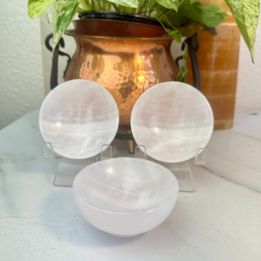 Mangano Calcite Bowls — 69mm | Precision Carved
Gentle Healing | Self-Love | Heart Activation