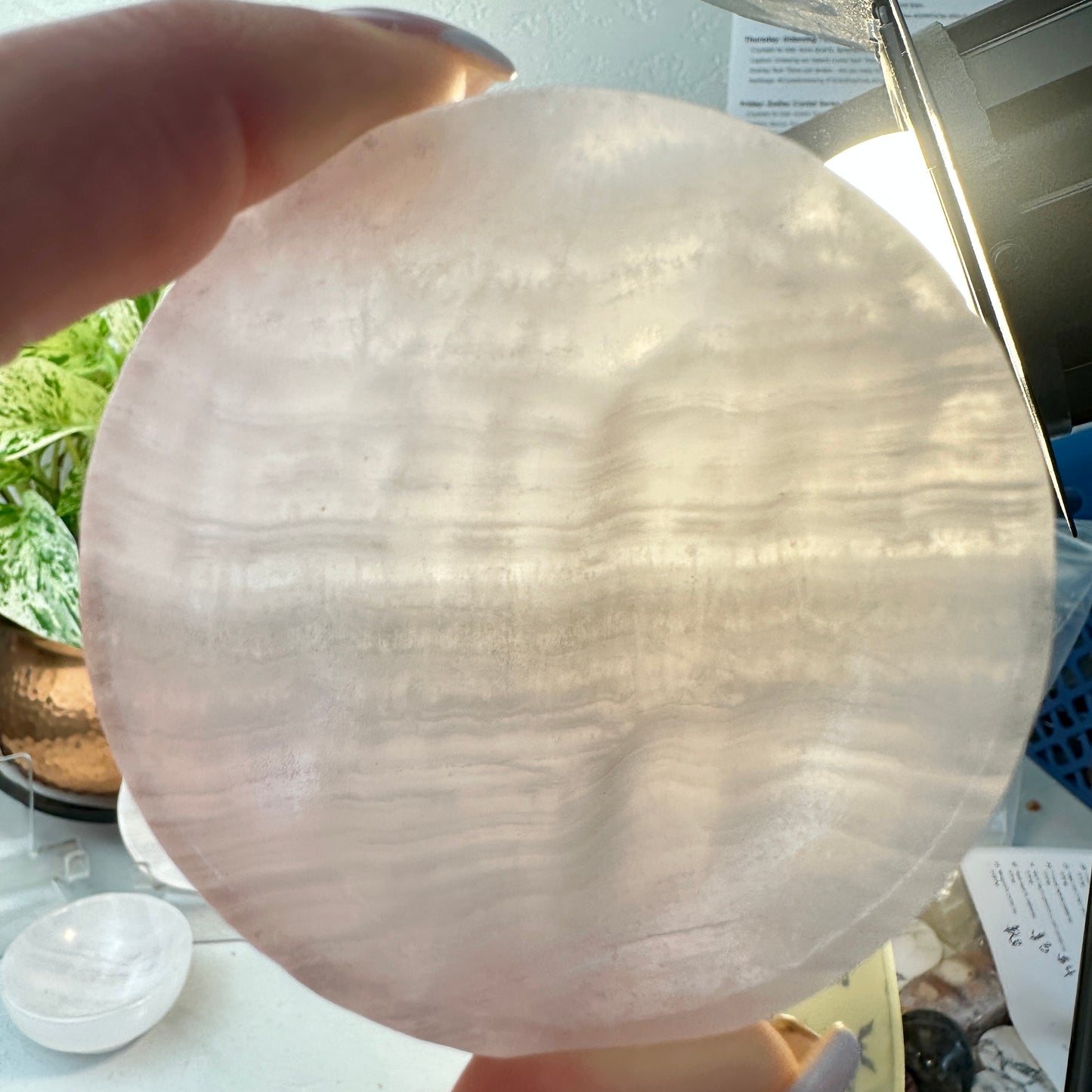 Mangano Calcite Bowls — 69mm | Precision Carved
Gentle Healing | Self-Love | Heart Activation