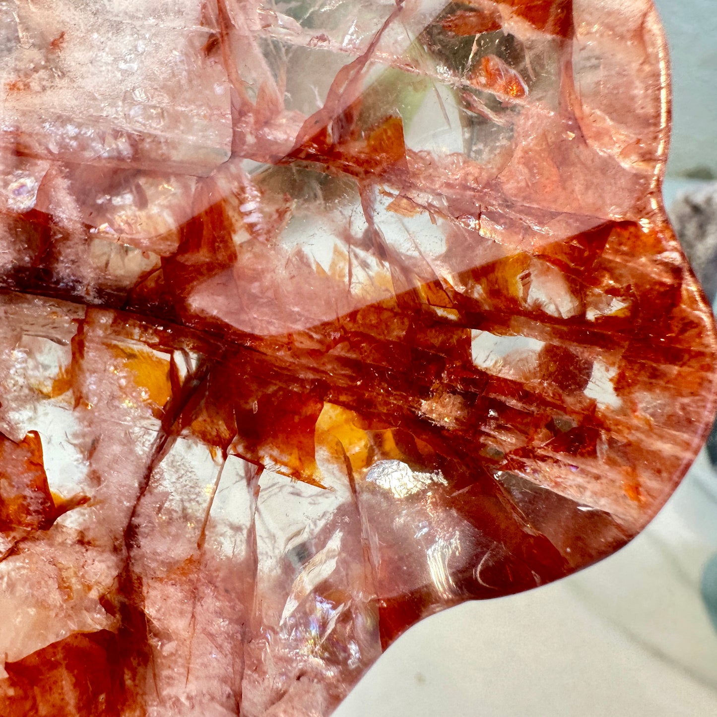 Fire Quartz Seashell-Shaped Dish — Approx. 4 inches Wide
Vitality | Clarity | Emotional Alchemy