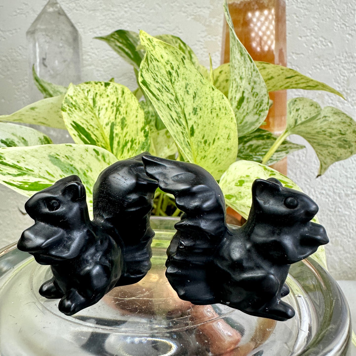 Obsidian Squirrel holding Mushroom - 1.6 inch