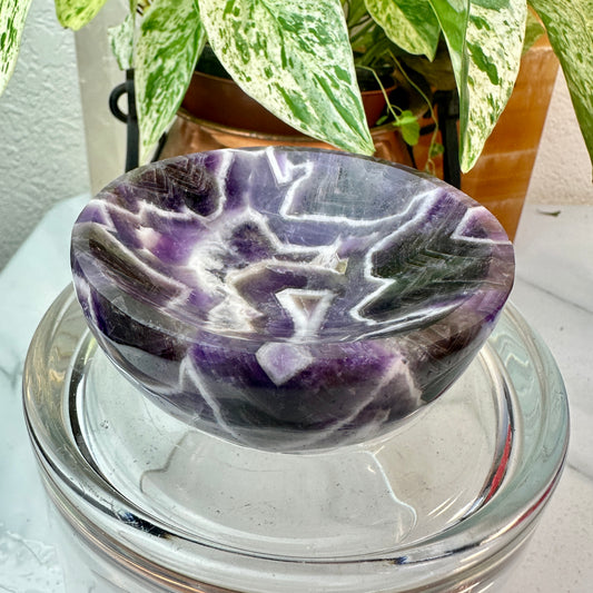Dream Amethyst Round Bowl — 3 inches
Spiritual Calm | Intuition | Emotional Healing - Katie's Mystic Crystals