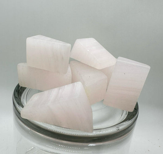 Mangano Calcite Wedge - UV Reactive - 1.7 inch