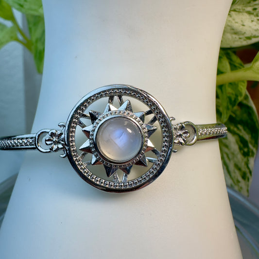 Sunstone or Moonstone Spinning Fidget Bangle
☀️ Sun Symbol | Empowerment | Emotional Balance | Calming Energy