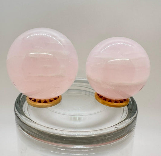 Mangano Calcite Sphere - UV Reactive