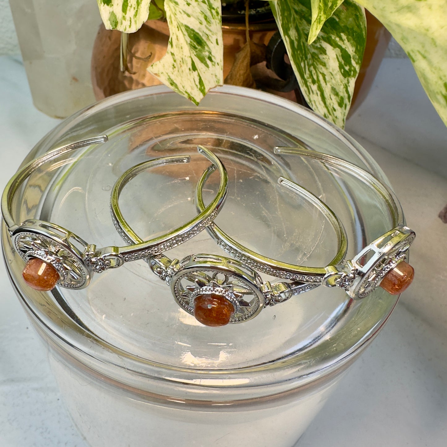 Sunstone or Moonstone Spinning Fidget Bangle
☀️ Sun Symbol | Empowerment | Emotional Balance | Calming Energy
