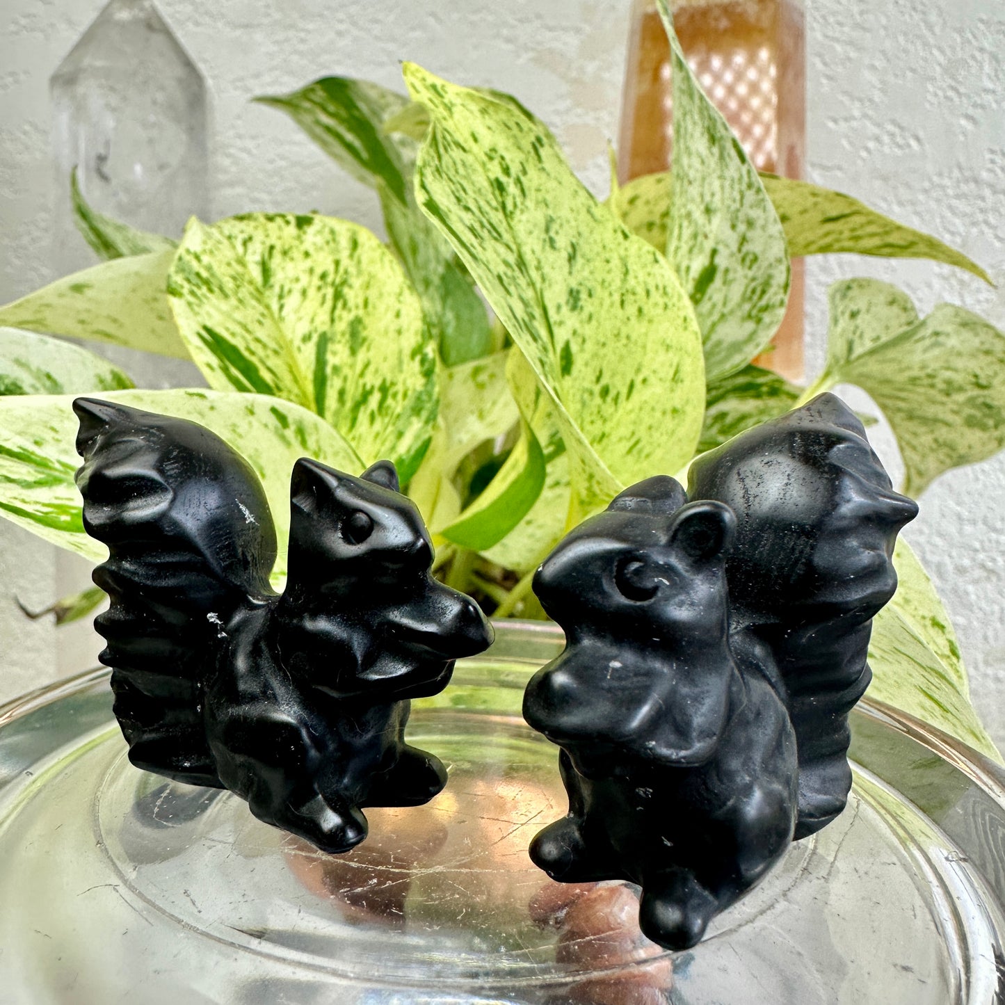 Obsidian Squirrel holding Mushroom - 1.6 inch