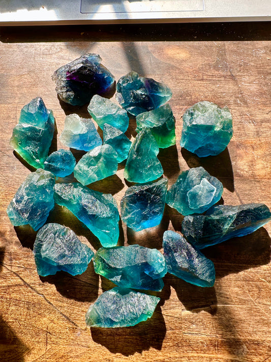 Raw Blue Fluorite Chunks — Small, Medium & Large Sizes
Clarity | Spiritual Flow | Emotional Balance