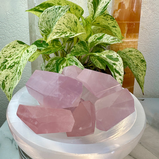 High-Quality Rose Quartz Gushers — 30–40 grams Each
Unconditional Love | Emotional Healing | Heart Awakening