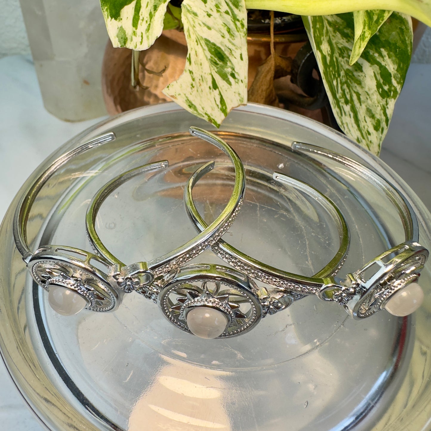 Sunstone or Moonstone Spinning Fidget Bangle
☀️ Sun Symbol | Empowerment | Emotional Balance | Calming Energy