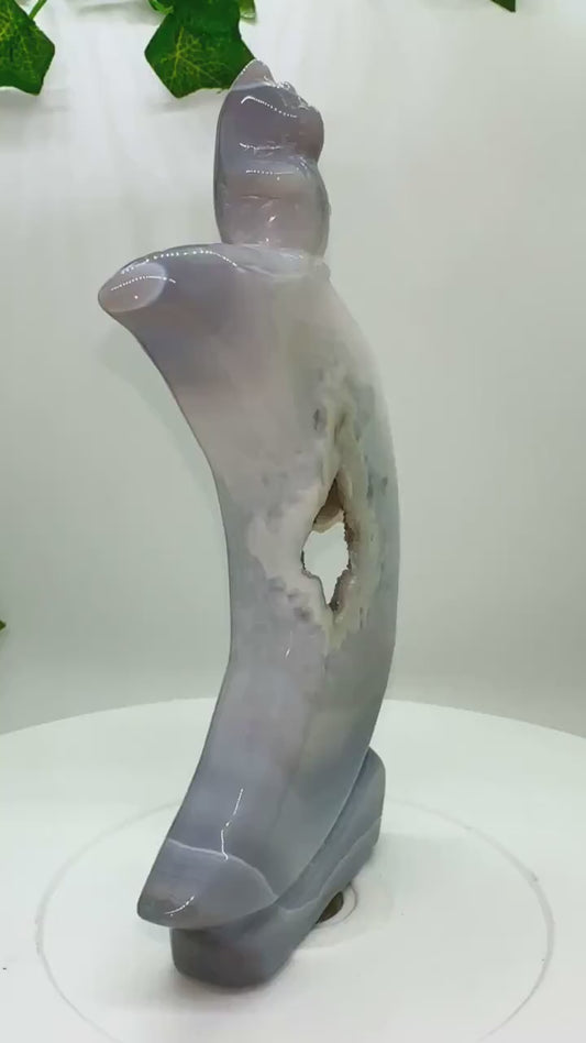 DRUZY Banded Blue Agate Crescent Moon Cat Carving (A)  Druzy Agate, Cat Figurine, Cat Lovers, Cat Gift, Crystal Moon, Crescent Moon, Gift