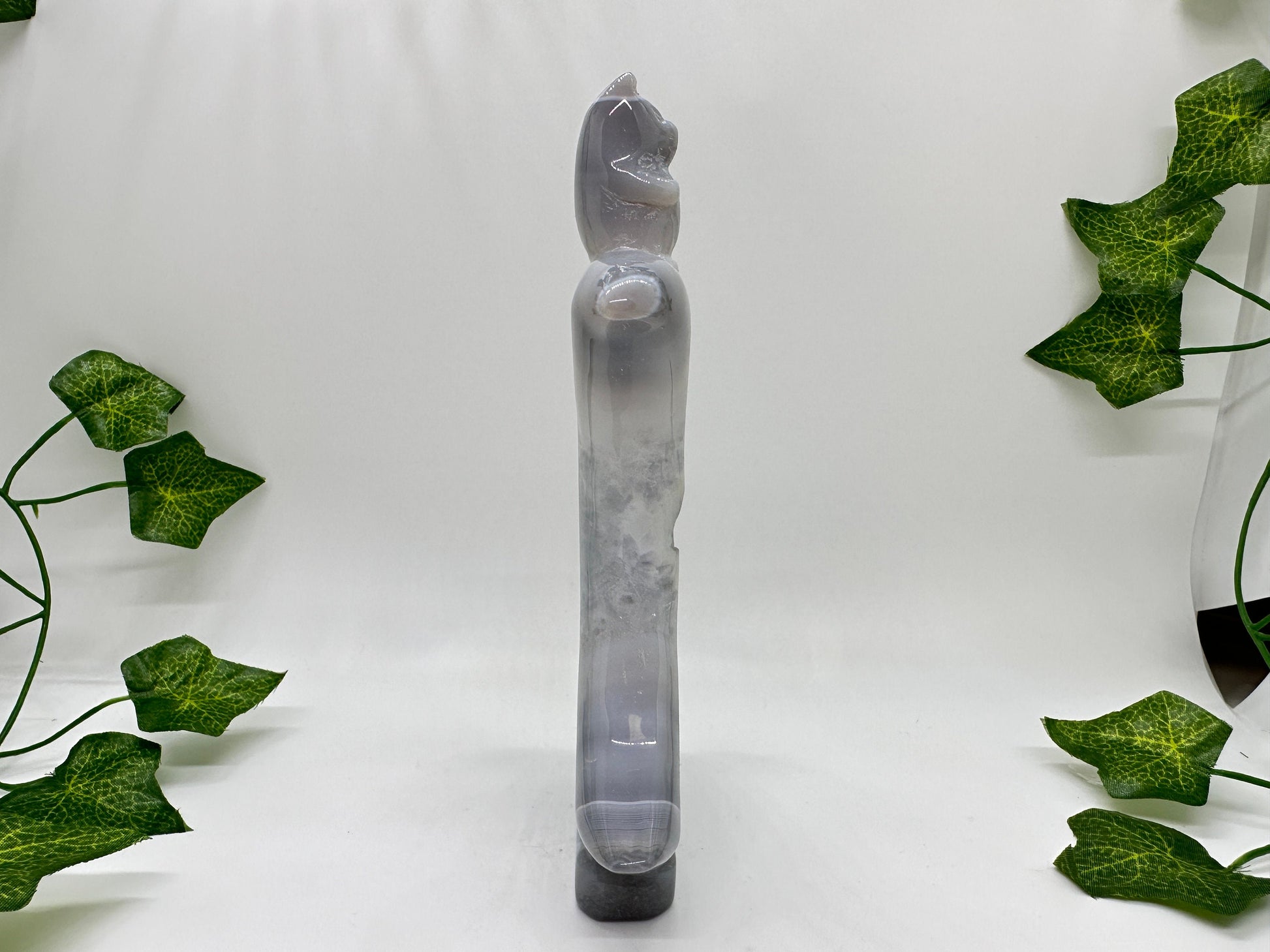 DRUZY Banded Blue Agate Crescent Moon Cat Carving (A) Druzy Agate, Cat Figurine, Cat Lovers, Cat Gift, Crystal Moon, Crescent Moon, Gift