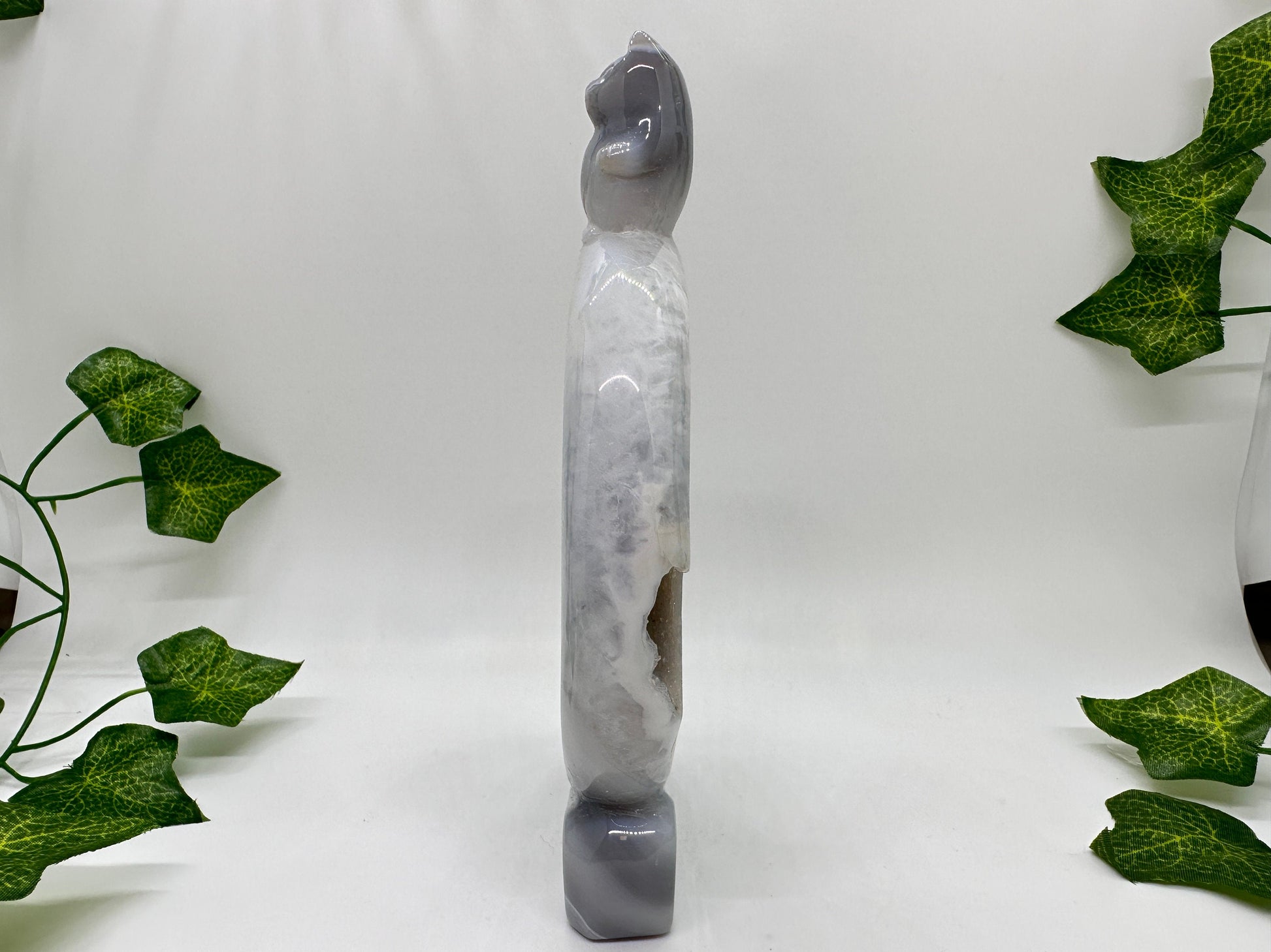 DRUZY Banded Blue Agate Crescent Moon Cat Carving (A) Druzy Agate, Cat Figurine, Cat Lovers, Cat Gift, Crystal Moon, Crescent Moon, Gift
